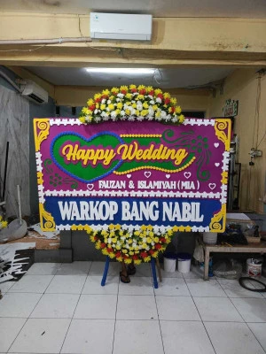 Papan Bunga di Jatingarang Bayan